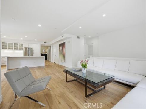 587  Rockefeller  , Irvine, CA