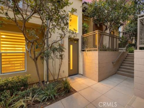 587  Rockefeller  , Irvine, CA