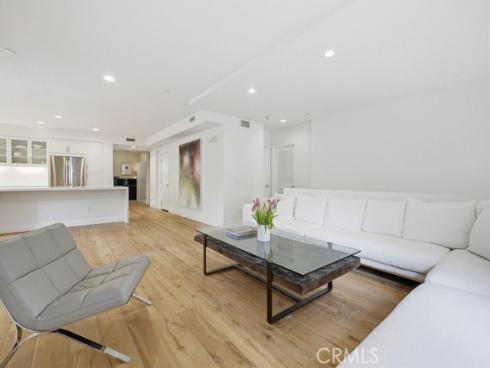 587  Rockefeller  , Irvine, CA