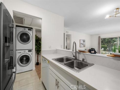 324  Tangelo  325 , Irvine, CA