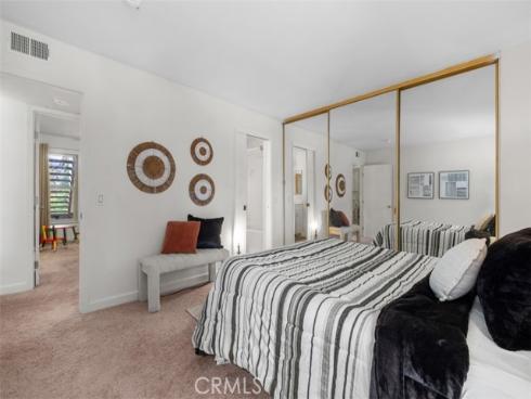 324  Tangelo  325 , Irvine, CA