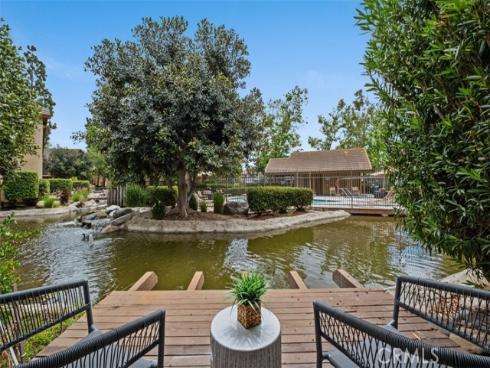 324  Tangelo  325 , Irvine, CA