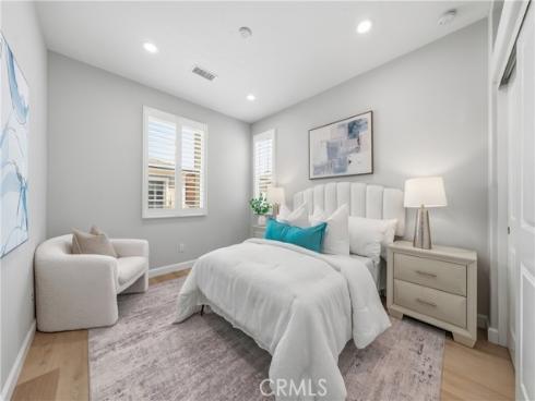 192  Crescent Moon  , Irvine, CA