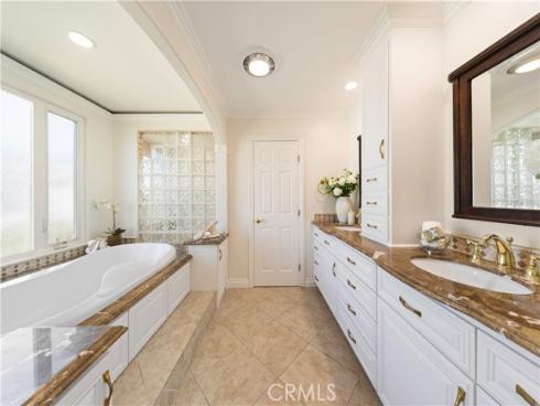 9  Chattanooga  , Irvine, CA