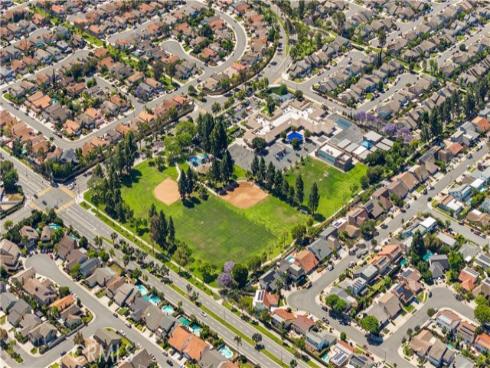 9  Chattanooga  , Irvine, CA