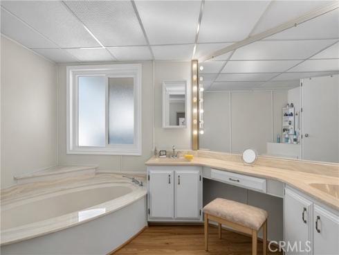 5200  Irvine  256  Boulevard, Irvine, CA