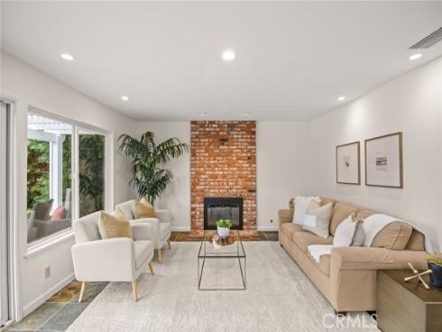 12  Mayflower  , Irvine, CA