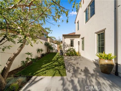 126 Bellini , Irvine, CA