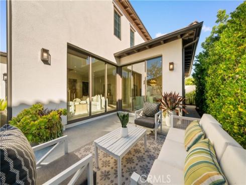 126 Bellini , Irvine, CA