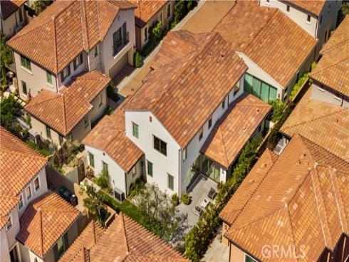 126 Bellini , Irvine, CA