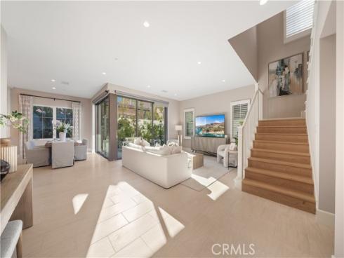 126 Bellini , Irvine, CA