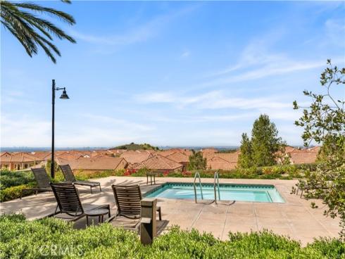 126 Bellini , Irvine, CA
