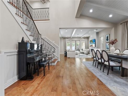 10 Shadybend , Irvine, CA