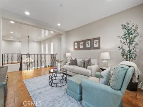10 Shadybend , Irvine, CA