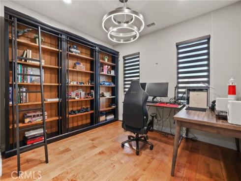 10 Shadybend , Irvine, CA