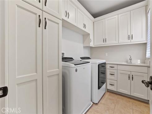 10 Shadybend , Irvine, CA