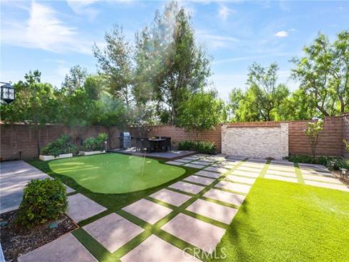 10 Shadybend , Irvine, CA