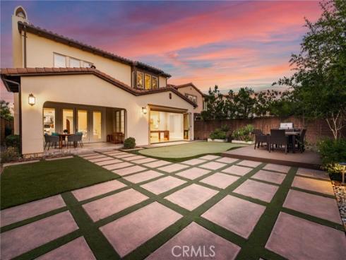 10 Shadybend , Irvine, CA