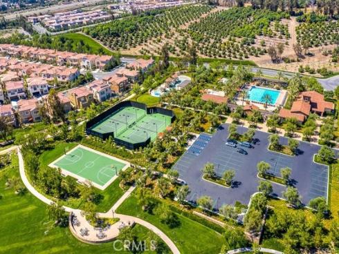 10 Shadybend , Irvine, CA