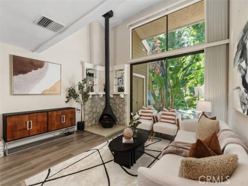 204 Pineview , Irvine, CA