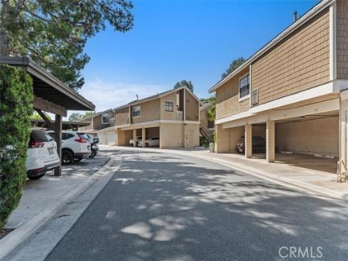 204 Pineview , Irvine, CA