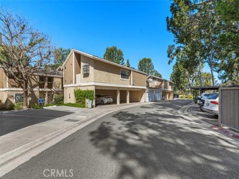 204 Pineview , Irvine, CA