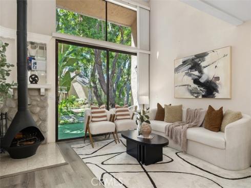 204 Pineview , Irvine, CA