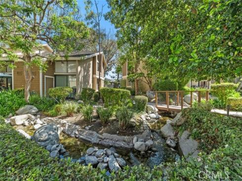 204 Pineview , Irvine, CA