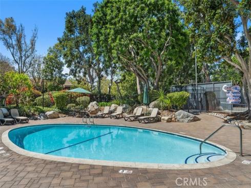 204 Pineview , Irvine, CA