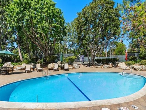 204 Pineview , Irvine, CA