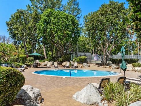 204 Pineview , Irvine, CA