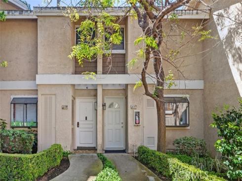 204 Pineview , Irvine, CA