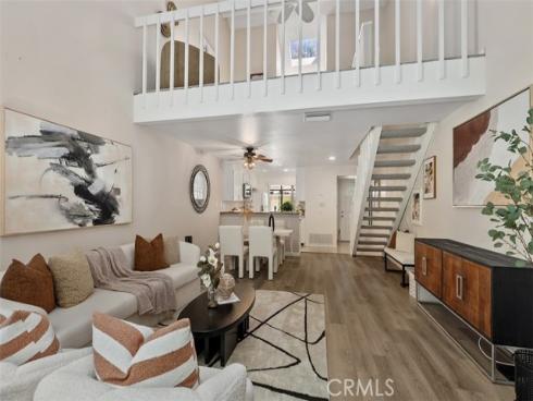 204 Pineview , Irvine, CA