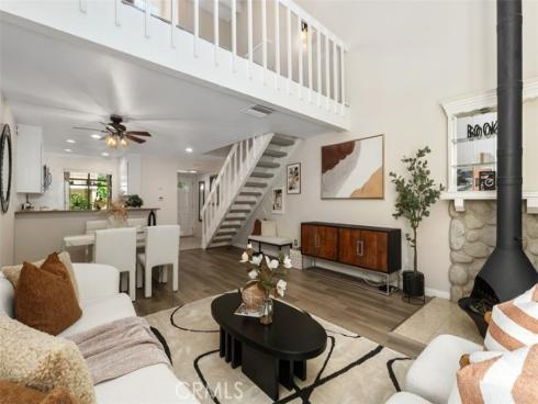 204 Pineview , Irvine, CA