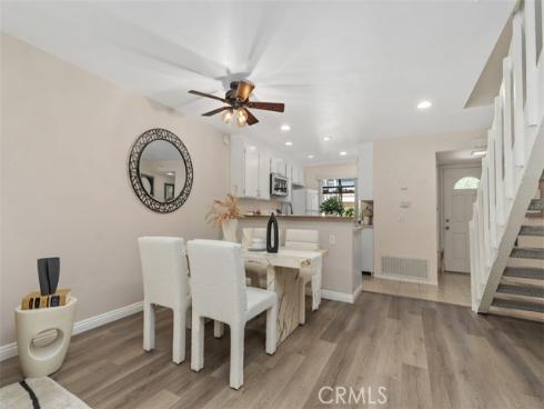 204 Pineview , Irvine, CA
