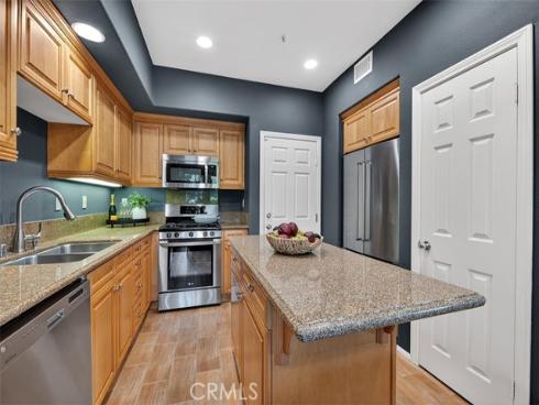 47 Nightshade , Irvine, CA