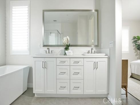 368 Chorus , Irvine, CA