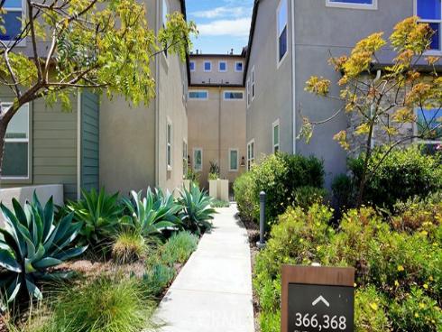 368 Chorus , Irvine, CA