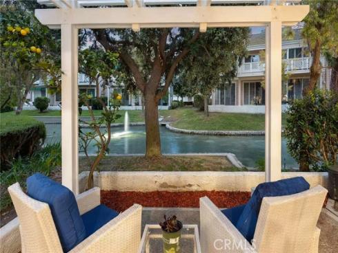 56 Lakefront 52 , Irvine, CA