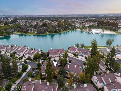 56 Lakefront 52 , Irvine, CA