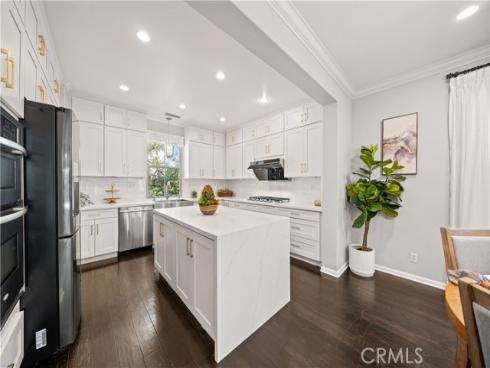 21 Fanpalm , Irvine, CA