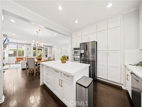 21 Fanpalm , Irvine, CA