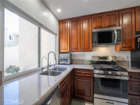 45 Oval , Irvine, CA