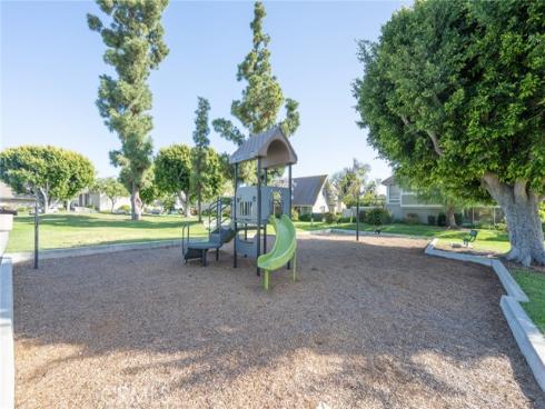 45 Oval , Irvine, CA