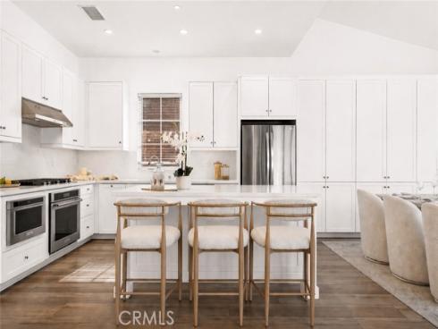 162 Winnett , Irvine, CA