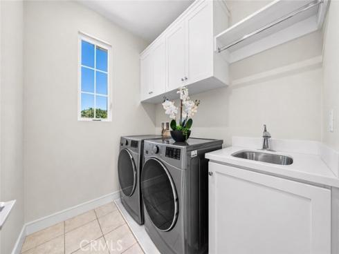 162 Winnett , Irvine, CA