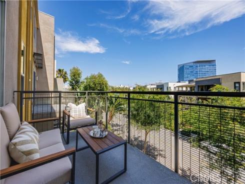 108 Rockefeller , Irvine, CA