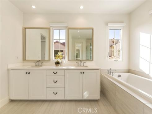 135 Statura , Irvine, CA
