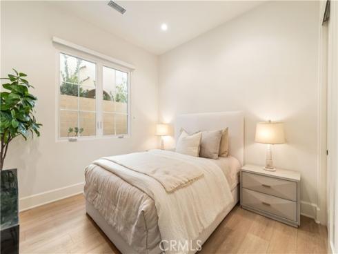 135 Statura , Irvine, CA
