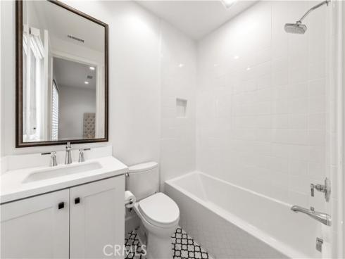 135 Statura , Irvine, CA